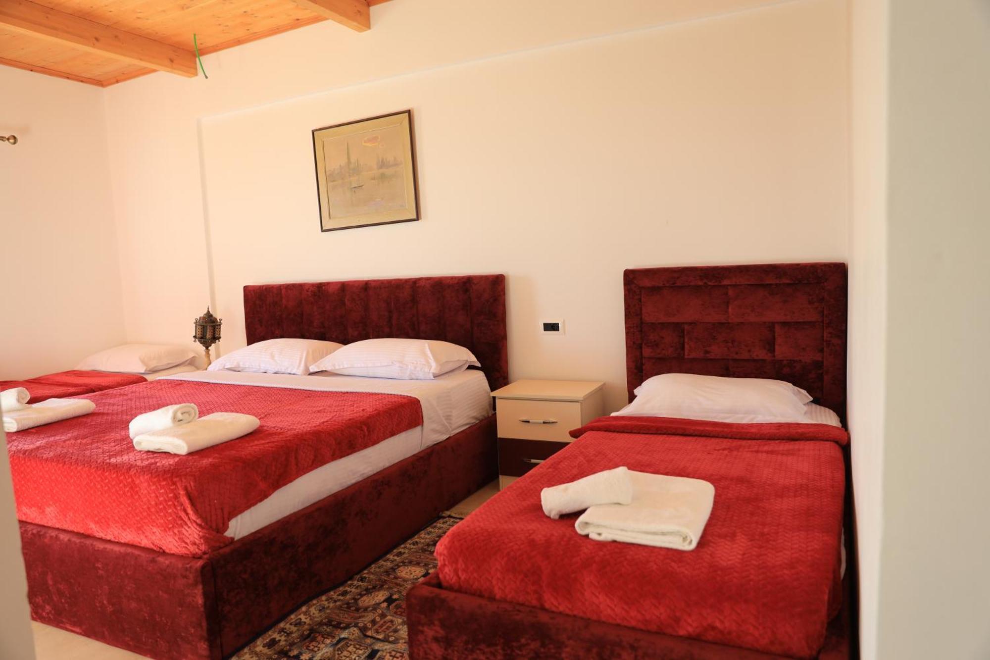 Lahuta E Vjeter Agroturizem Hotel Lac Exterior photo